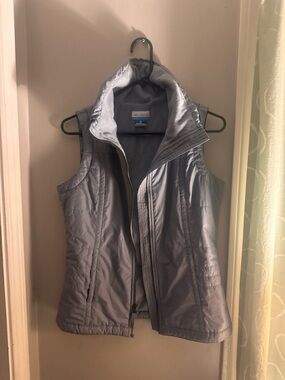 Columbia vest womens size small perfect for hiking
